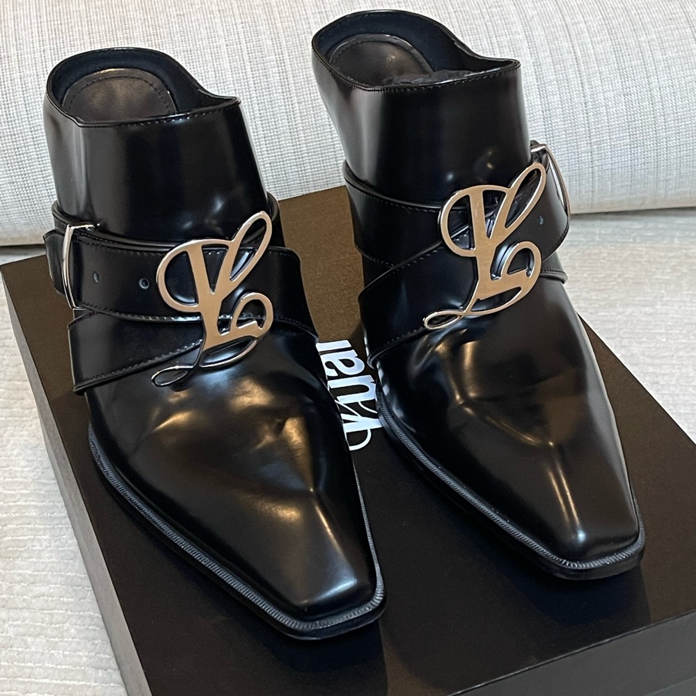 New in Box Luar Jehan Black Belted Mules
